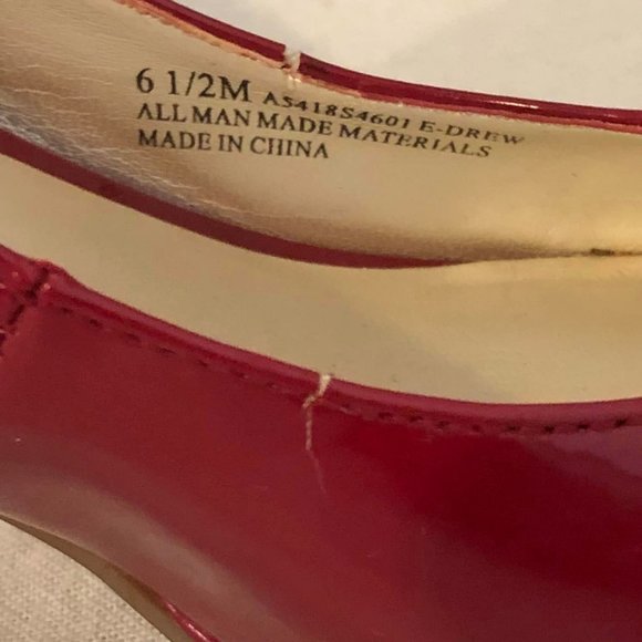 Size 6.5 Women's Etienne Aigner Red High Heel Pumps - Picture 10 of 10